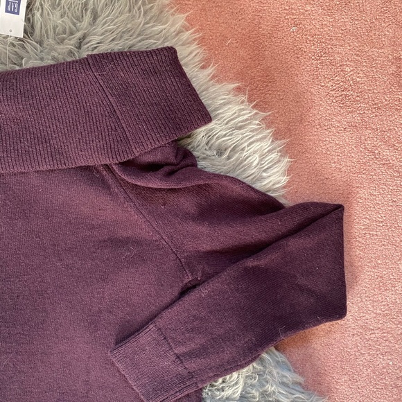 GAP Factory burgundy sweater - Picture 6 of 9